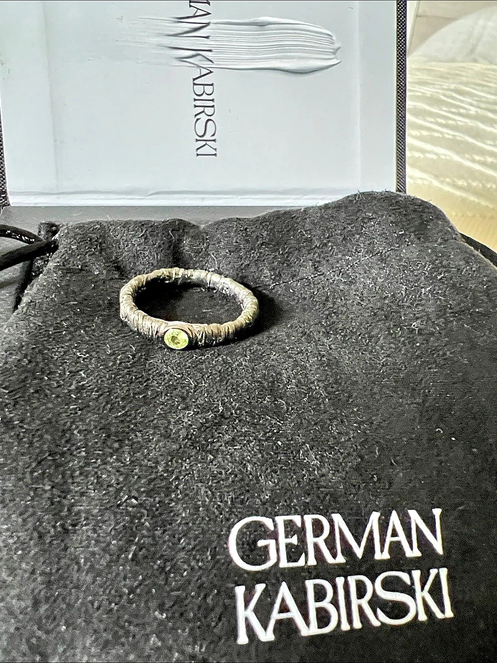 German Kabirski Peridot Ring Textured Band size 6 Like New - Picture 2 of 4